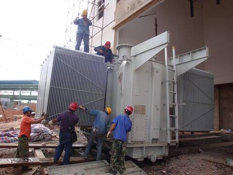 油浸式電力變壓器施工現場